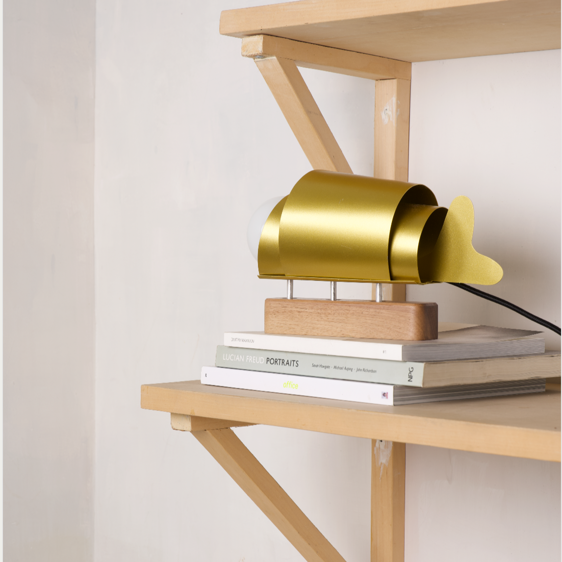 LOCHA // GOLDEN LAMP
