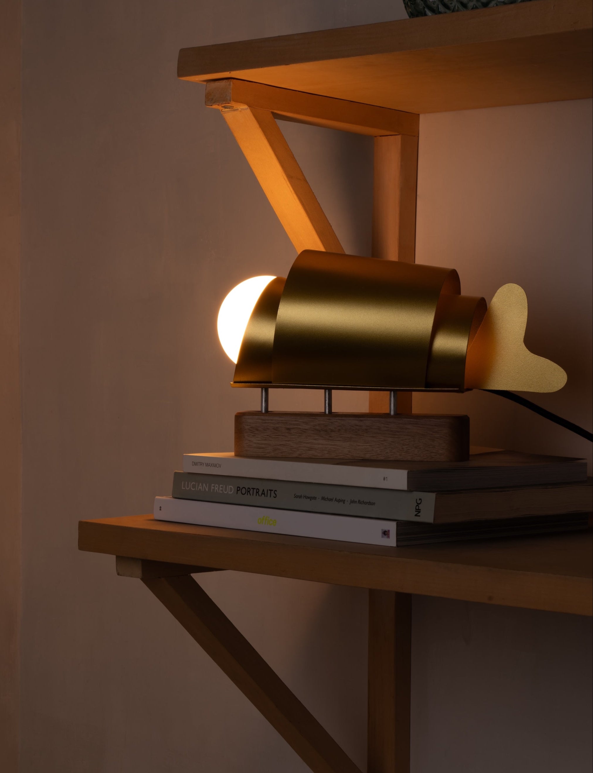 LOCHA // GOLDEN LAMP